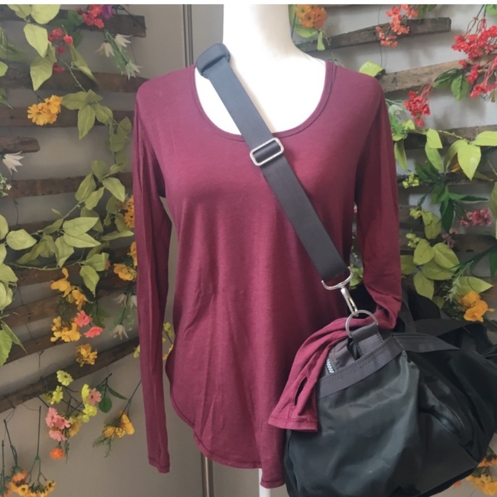 Lululemon Curved Hem Long Sleeve Tee